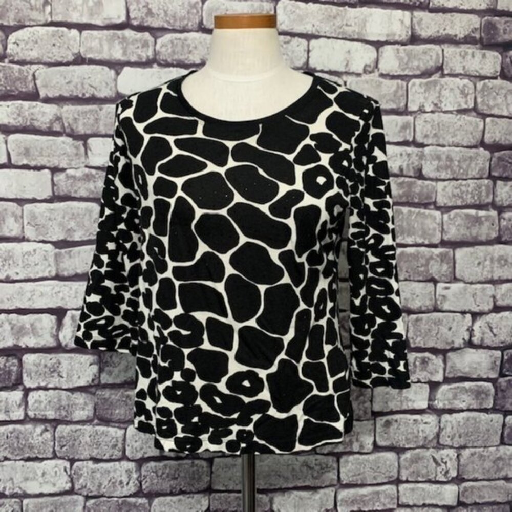 Chico's Zenergy Black & White Top Size M